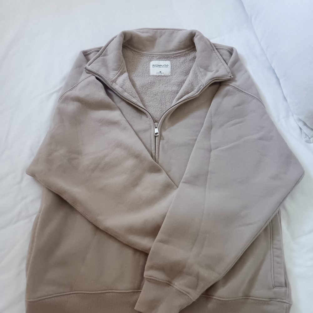 A&F Cozy Essential Sunday Half-Zip Sweatshirt - Picture 3 of 4
